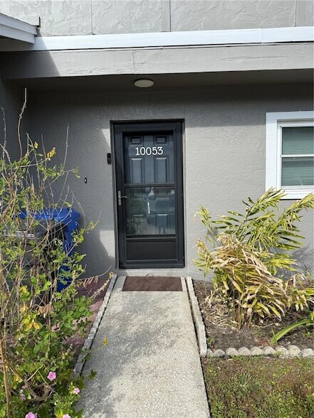 Foto del edificio - 10053 Lake Oak Cir