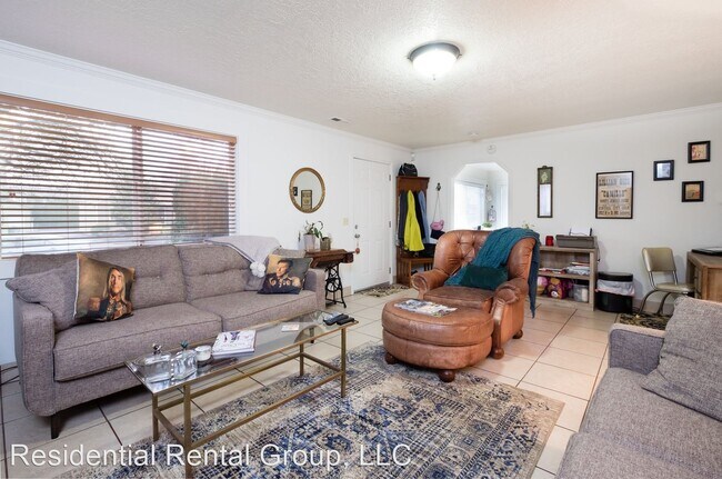 Foto del edificio - 3 br, 2 bath House - 258 SE 5th Avenue