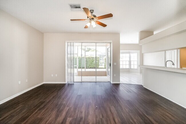 Foto del edificio - 8712 Cypress Lakes Blvd