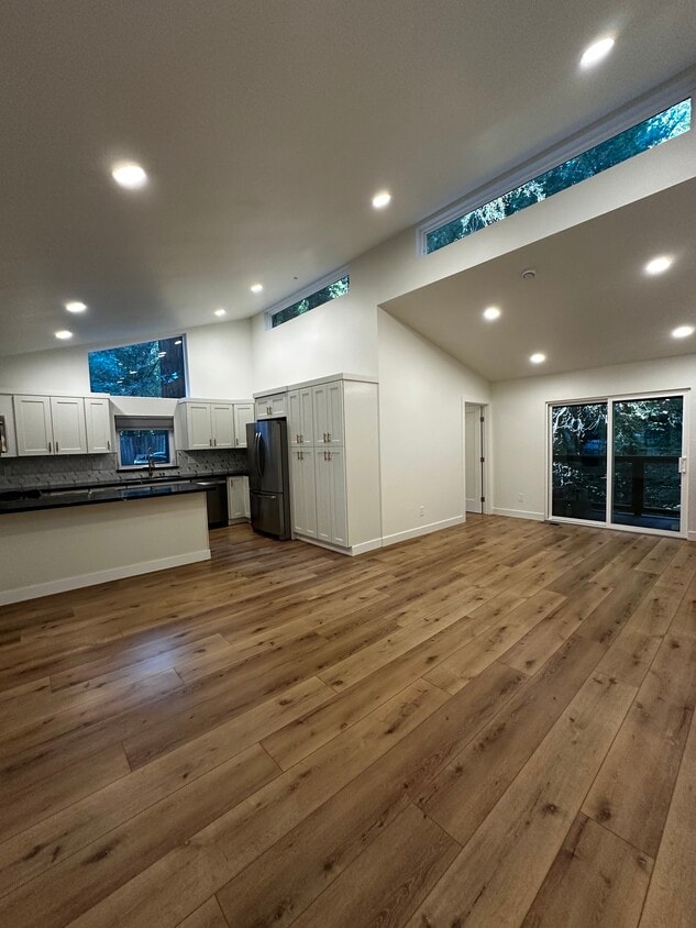 Primary Photo - 206 Sequoia Rd
