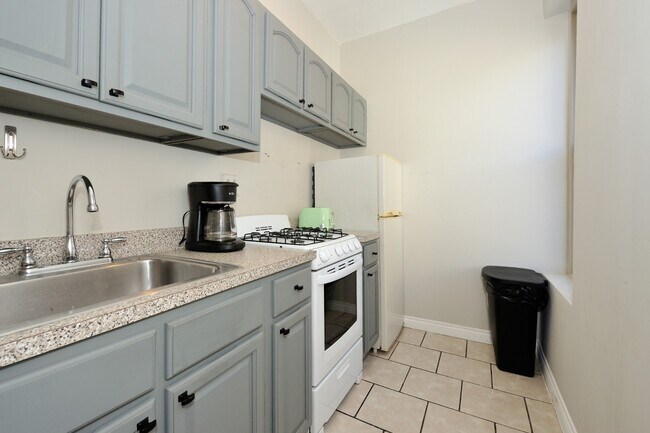 Foto del edificio - 354 E 77th St