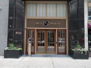 Building Photo - 5 N Wabash Ave