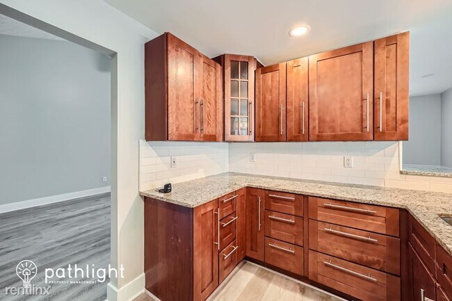 Foto del edificio - 5 br, 3 bath House - 1740 Heatherton Road ...