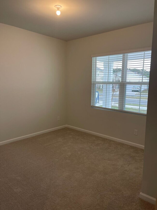 Foto del edificio - 4 bed 2 bath home in Heartwood!