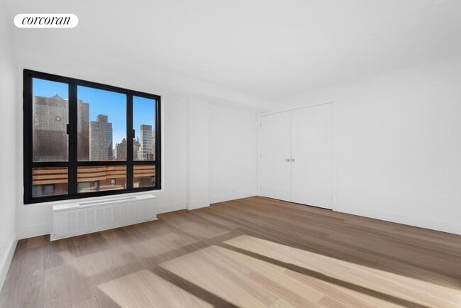 Foto del edificio - 501 E 87th St