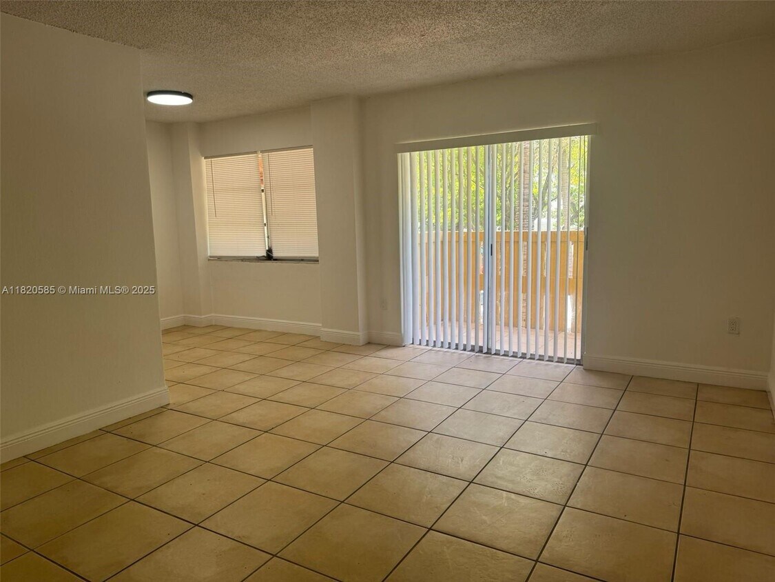 Foto principal - 1821 NE 168th St