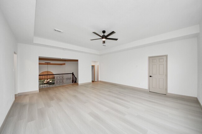 Building Photo - 8119 Meadow Vista Dr