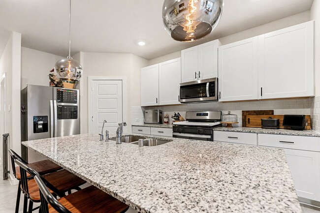 Building Photo - 12014 Silver Moon Ln