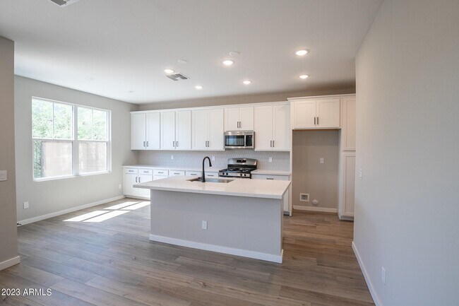Foto del edificio - 2782 S. Comanche Dr.