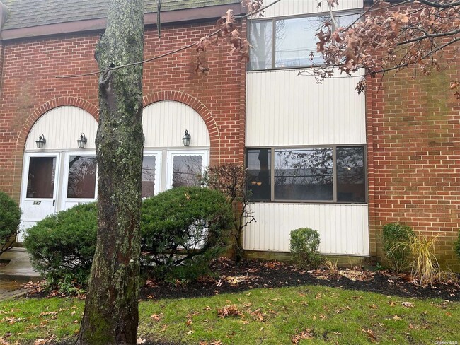 Building Photo - 153 Grove Ave