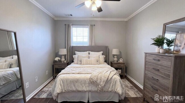 Foto del edificio - 336 Cozzens Ct