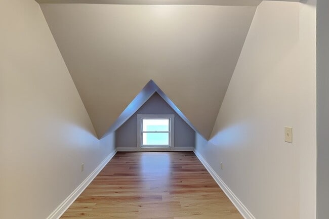 Building Photo - 2620js