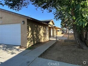 Building Photo - 16585 Pine St