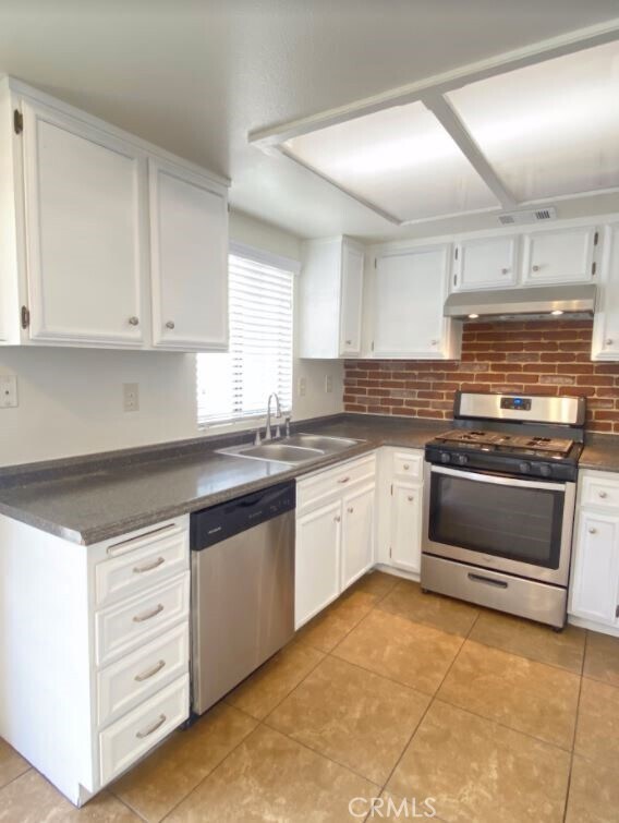 Foto del edificio - 23148 Dunhill Dr