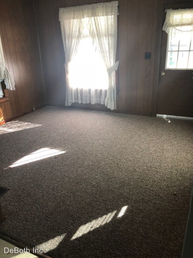 Foto del edificio - 5 br, 1 bath House - 535 S Davis St