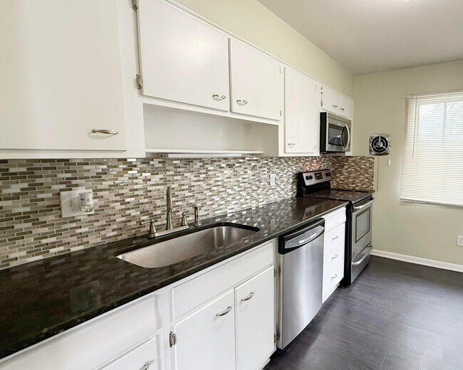 Foto del edificio - 3580 Dorchester Rd