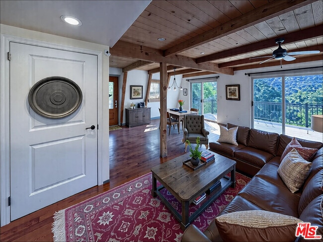 Foto del edificio - 2445 Burson Rd