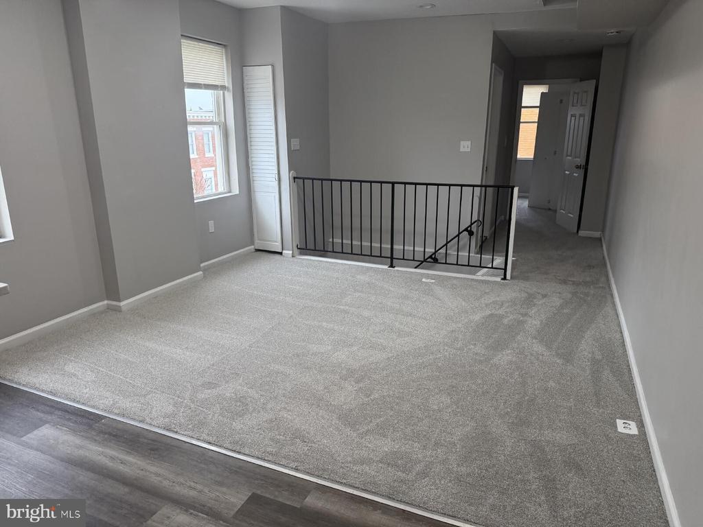 Foto del edificio - 2643 E Madison St