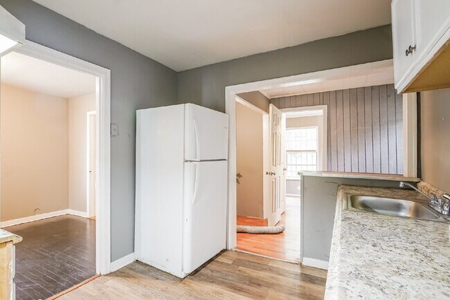 Foto del edificio - HAve a Voucher? We have a Home for You!