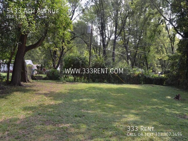 Foto del edificio - You'll love the serene setting of your bun...
