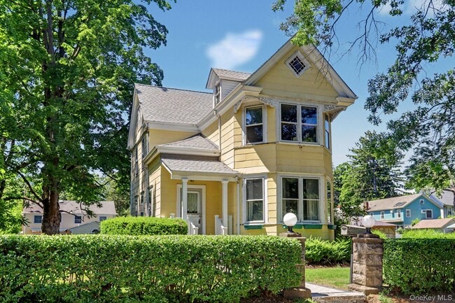 Building Photo - 71 Grand St