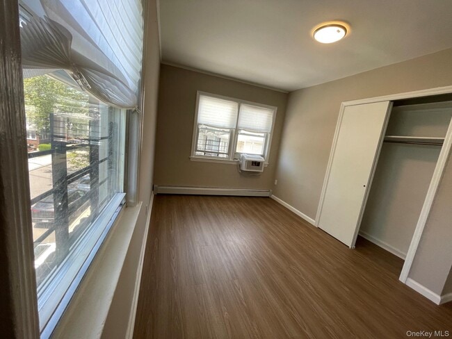 Foto del edificio - 124-01 Hillside Ave.