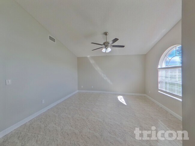 Foto del edificio - 8335 Spring Breeze Ct