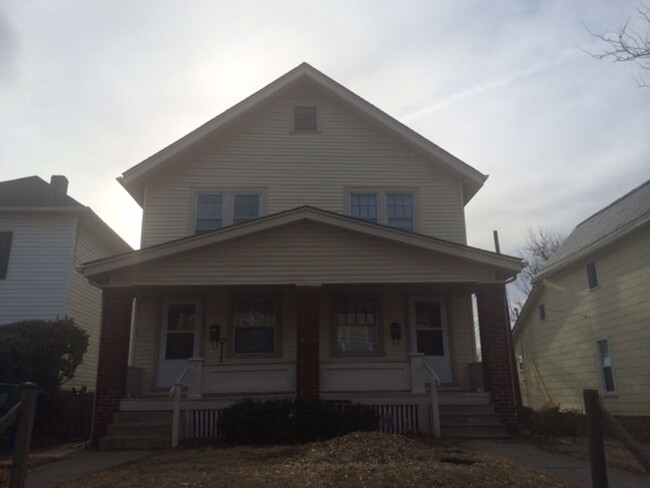 Foto del edificio - 2647-2649 Medary Avenue
