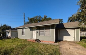 Building Photo - 5180 Chambers St