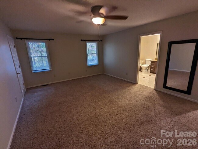 Foto del edificio - 3984 Wind Rock Ct