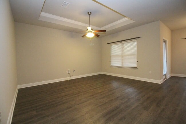 Building Photo - Ashley Plantation 3/2 Home with Open Layou...