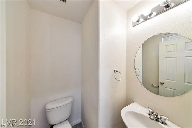 Building Photo - 1703 Bamboo Rain Ave