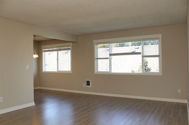 Foto del edificio - 2725-2743 SE Taylor St