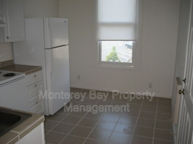 Foto del edificio - 211 Forest Ave