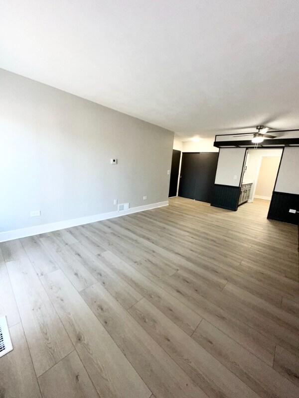 Foto del edificio - 4455 Charles St