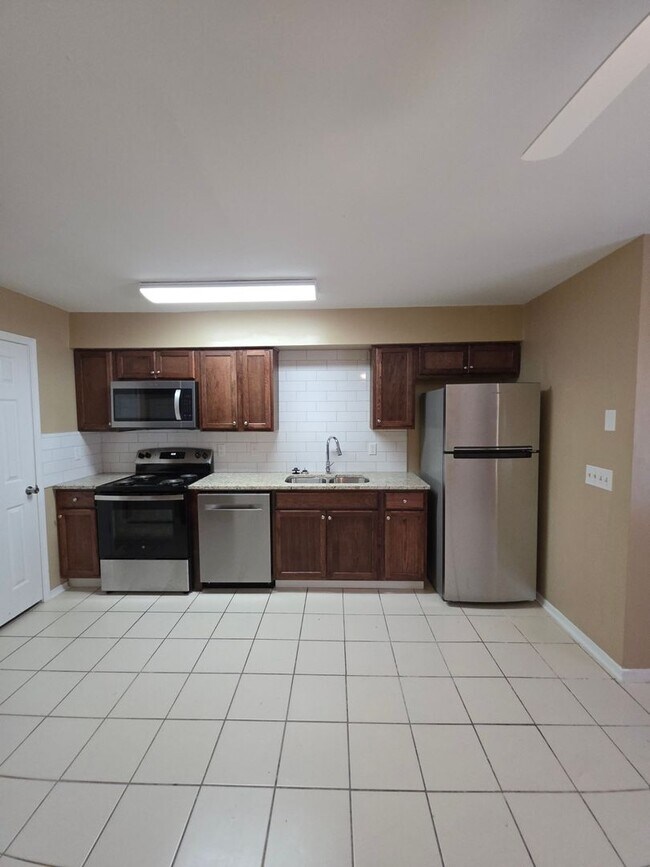 Foto del edificio - 1510 E 13th St