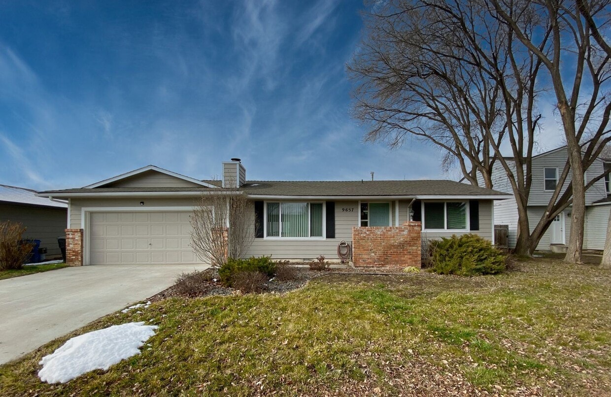 Primary Photo - 2 br, 1 bath House - 9657 W Hoff Dr