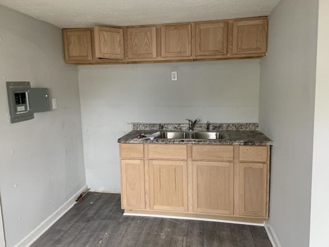 Building Photo - 316 E Franklin #4