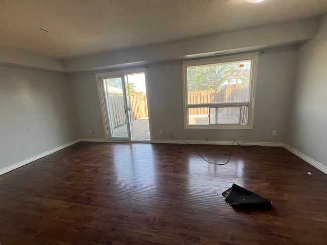 Photo du bâtiment - 81 Eagen Dr