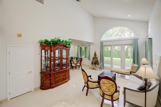 Foto del edificio - 724 NW 155th Terrace