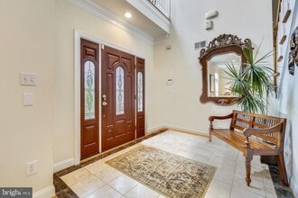 Building Photo - 7513 Holiday Terrace