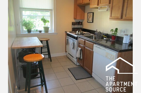 Building Photo - 4871 N Paulina St