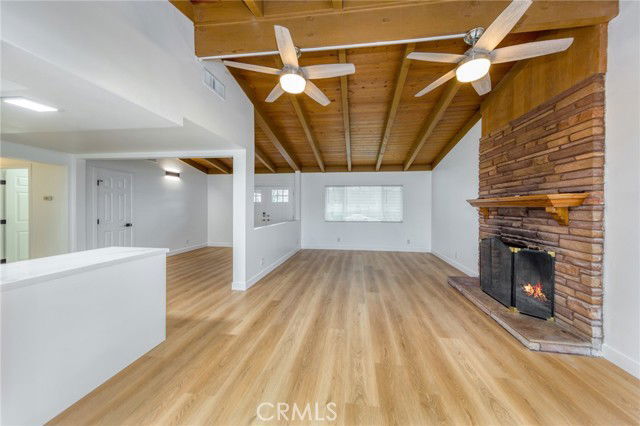 Foto del edificio - 27220 Seco Canyon Rd