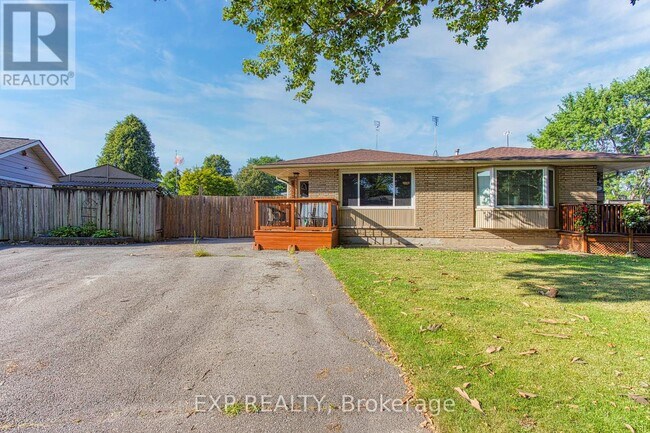 Photo du bâtiment - 4453 Meadowvale Dr