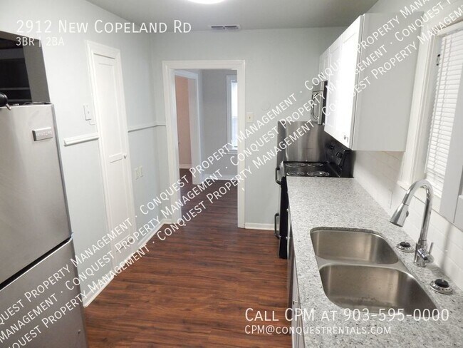 Building Photo - Charming 3 Bedroom, 2 Bath Home w/Den!