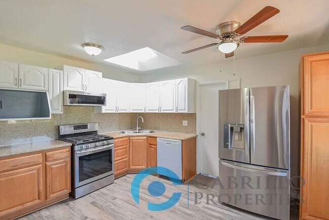 Foto del edificio - 6311 Inman St