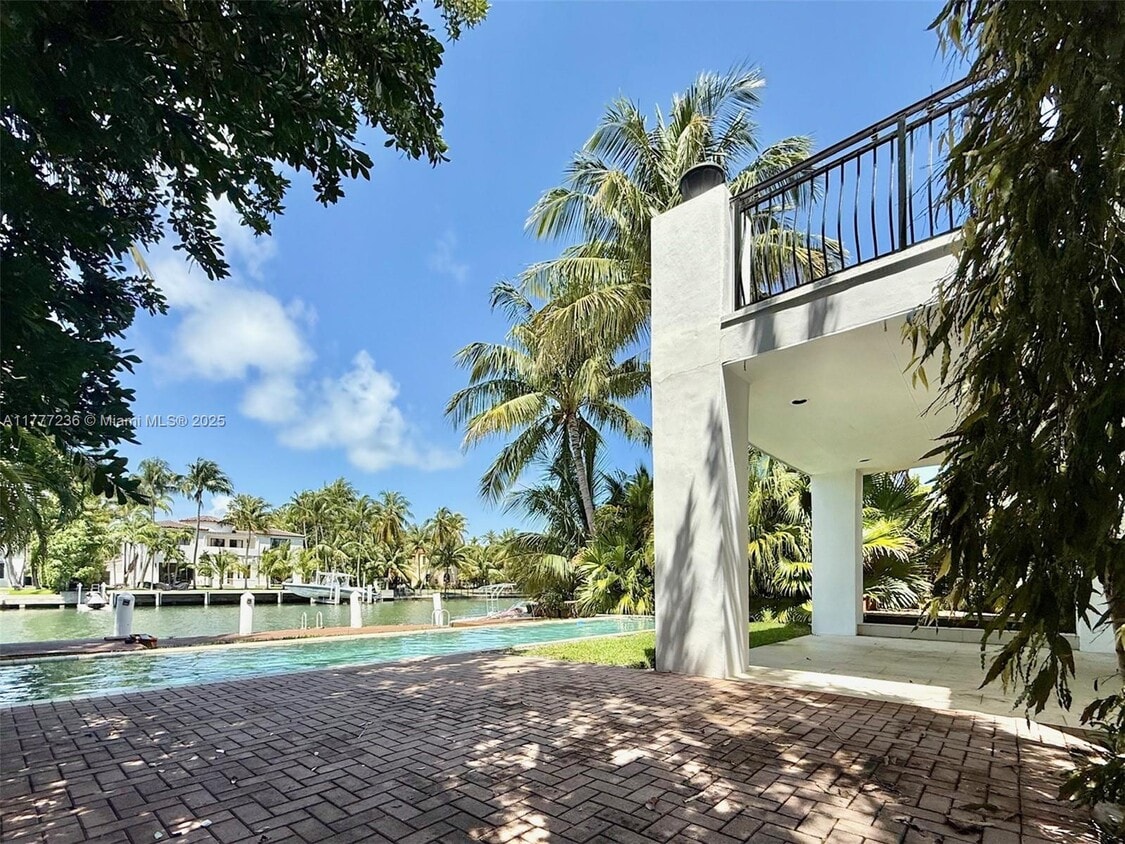 Foto principal - 4464 Prairie Ave