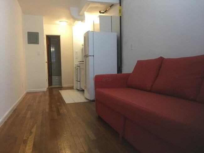 Foto del edificio - 317 W 22nd St