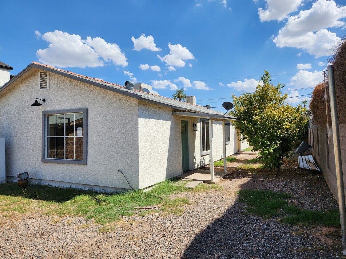 Building Photo - Phoenix 1 bed 1 bath