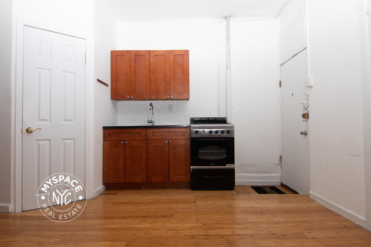 Primary Photo - 189 Bedford Ave